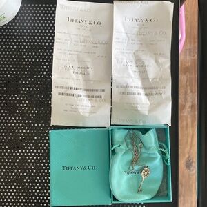 Authentic Tiffany Daisy Key Large Pendant Necklace Sterling Silver w/Diamond 16”